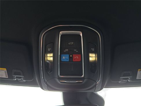 Used 2023 Jeep Grand Cherokee Altitude AWD/4WD image 25