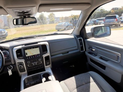 Used 2020 RAM 1500 Classic SLT w/ Luxury Group image 15