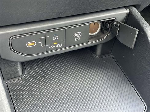 New 2025 Kia K4 LXS image 34