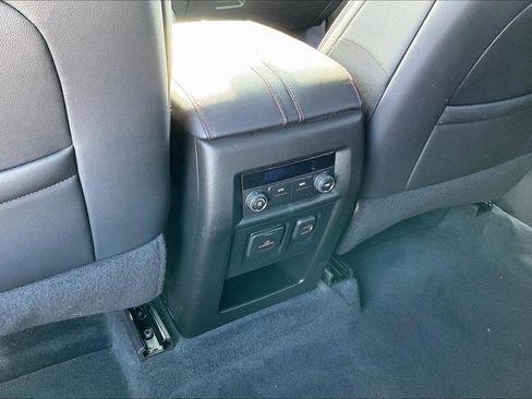 Used 2023 Chevrolet Traverse RS image 11