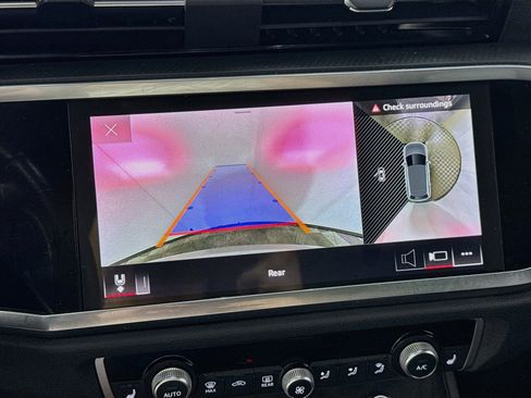 Used 2022 Audi Q3 2.0T Premium Plus image 3