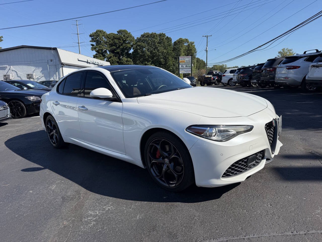 Used 2017 Alfa Romeo Giulia Ti w/ TI 19" Sport Package AWD/4WD image 3