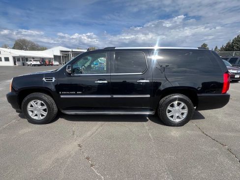 Used 2009 Cadillac Escalade ESV AWD image 2