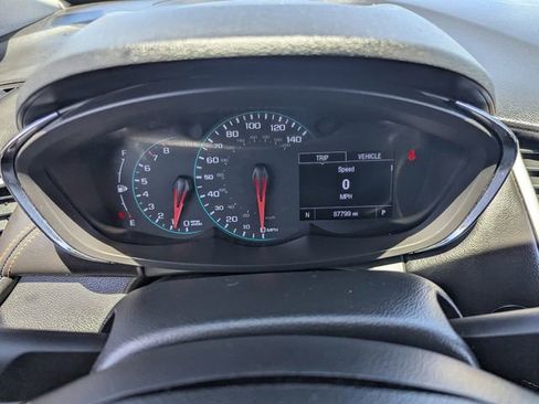 Used 2018 Chevrolet Trax LT w/ LT Convenience Package FWD image 31