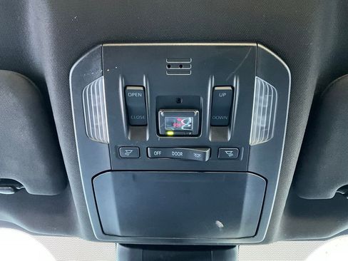 Used 2023 Toyota Highlander XSE image 18