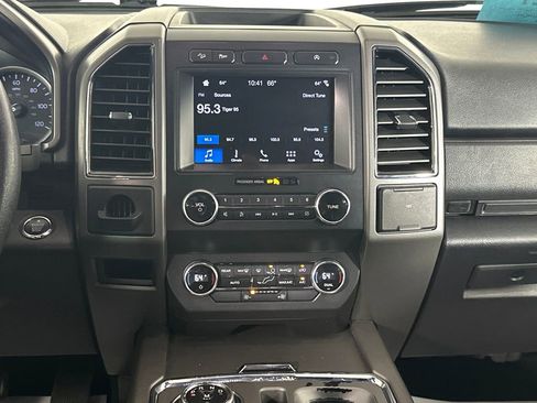 Used 2019 Ford Expedition Max XLT w/ Equipment Group 201A AWD/4WD image 25