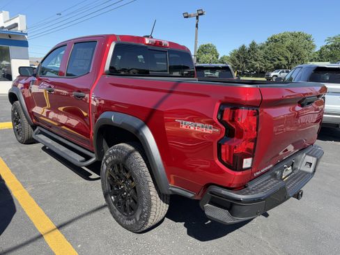 Used 2025 Chevrolet Colorado Trail Boss AWD/4WD image 4