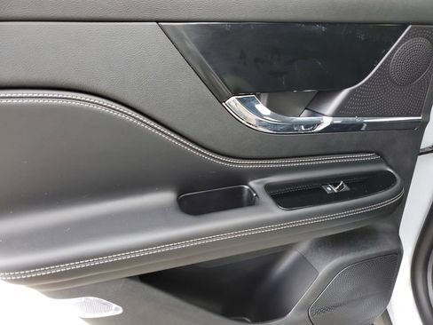 New 2026 Lincoln Corsair Premiere FWD image 9