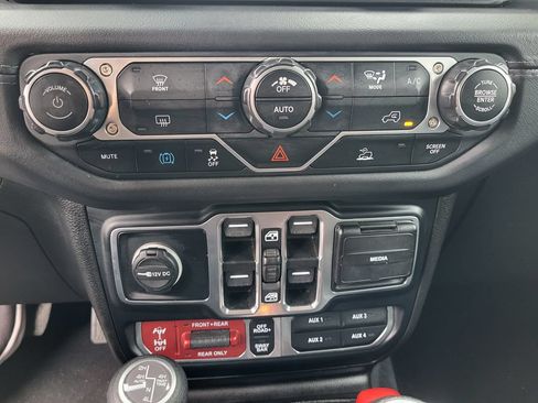 Used 2024 Jeep Wrangler Unlimited Rubicon 4xe AWD/4WD image 22