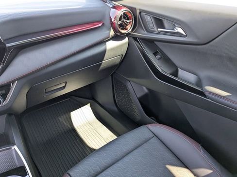 Used 2025 Chevrolet Equinox RS w/ Safety and Technology Package image 16