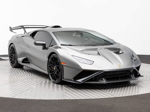 Used 2022 Lamborghini Huracan STO RWD image 55