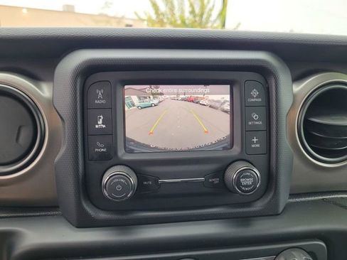 Used 2021 Jeep Wrangler Unlimited Willys image 18