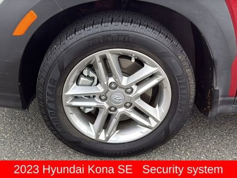 Used 2023 Hyundai Kona SE image 9