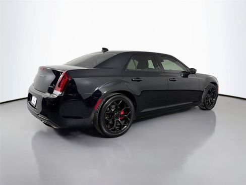 Used 2022 Chrysler 300 Touring w/ Sport Appearance Package RWD image 5