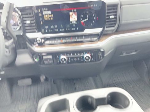 Used 2024 GMC Sierra 1500 Elevation AWD/4WD image 13