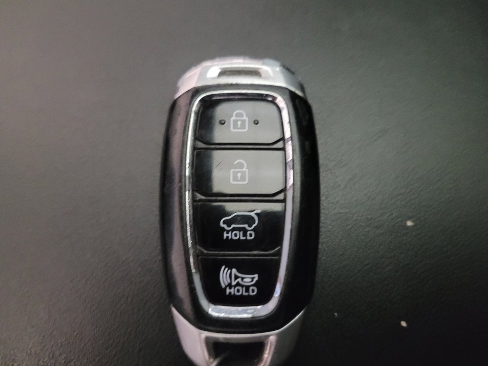 Used 2020 Hyundai Santa Fe Limited FWD image 32