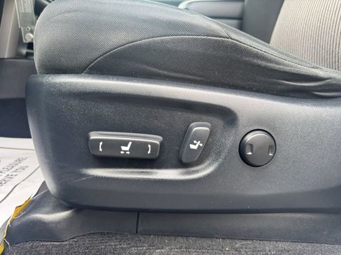 Used 2018 Toyota 4Runner SR5 AWD/4WD image 13