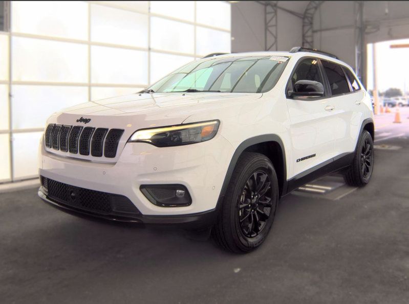 Used 2023 Jeep Cherokee Altitude Lux AWD/4WD image 3