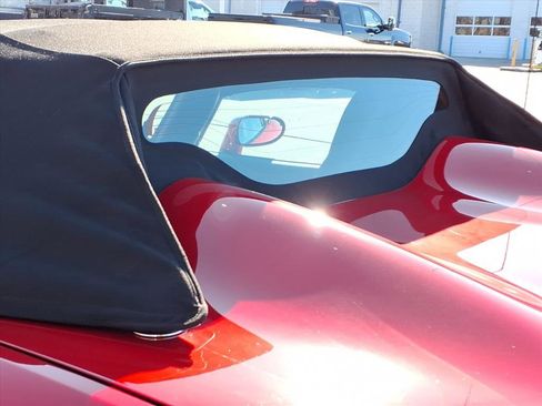 Used 2006 Pontiac Solstice Convertible w/ Premium Package image 32