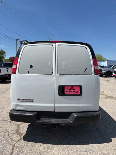 Used 2016 Chevrolet Express 2500 Extended RWD image 13