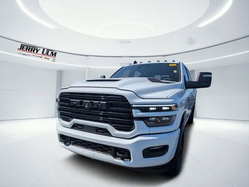 Used 2026 RAM 2500 Laramie AWD/4WD image 6