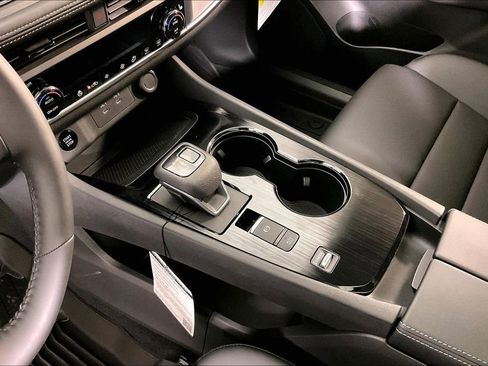 New 2026 Nissan Rogue SV FWD image 12