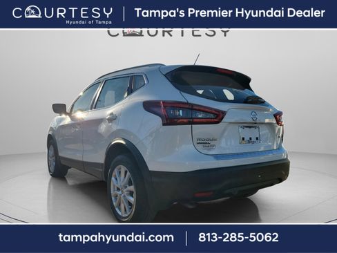 Used 2022 Nissan Rogue Sport SV w/ Technology Package image 2