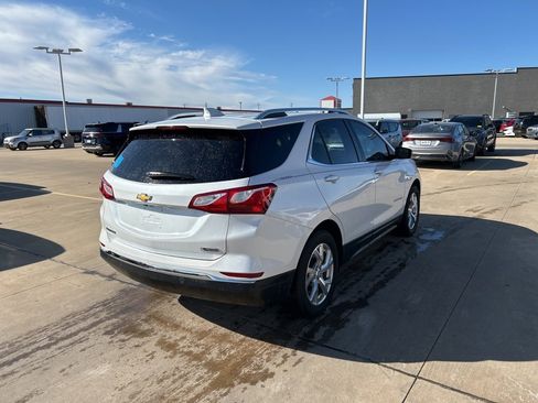 Used 2018 Chevrolet Equinox Premier image 3