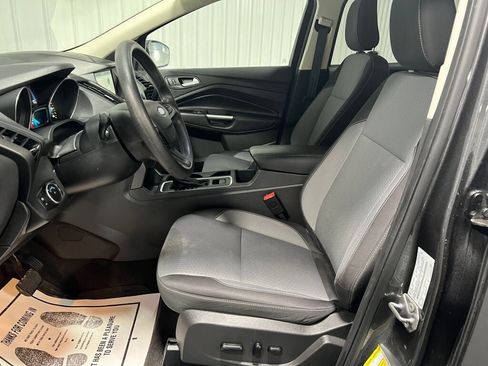 Used 2019 Ford Escape SE image 5