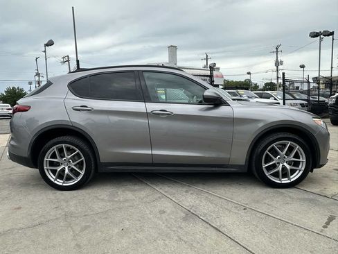 Used 2018 Alfa Romeo Stelvio Ti Sport AWD/4WD image 4