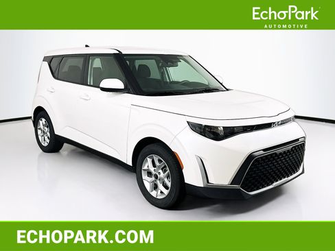 Used 2025 Kia Soul LX w/ LX Technology Package image 1