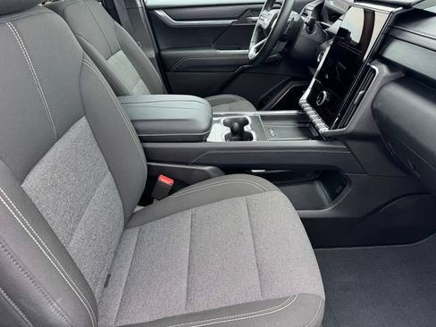 Certified 2025 GMC Acadia Elevation AWD/4WD image 7