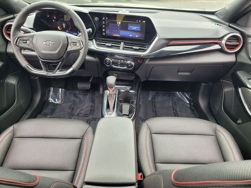 Used 2024 Chevrolet Trax RS w/ Sunroof Package image 14