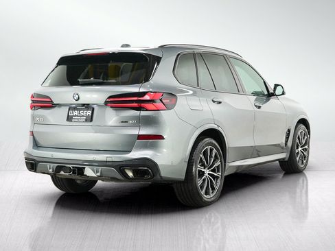 Used 2024 BMW X5 xDrive40i w/ M Sport Package AWD/4WD image 5