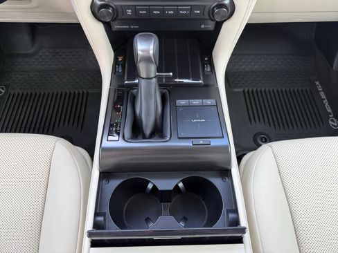 Used 2022 Lexus GX 460 Premium w/ Premium Package image 15