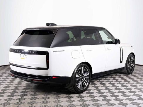 Used 2024 Land Rover Range Rover SE image 5