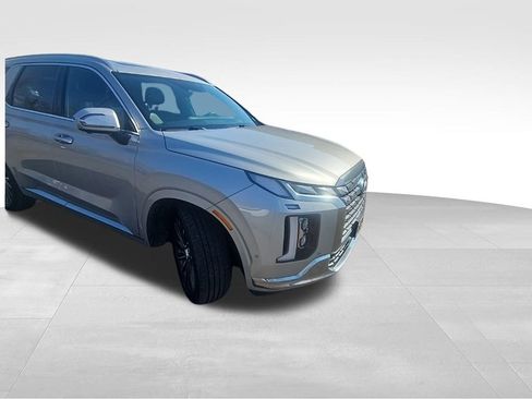 Used 2023 Hyundai Palisade Calligraphy image 9