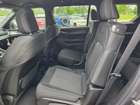 New 2026 Jeep Grand Cherokee L Laredo RWD image 33