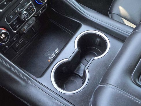 Used 2022 Chevrolet Tahoe LT w/ Luxury Package image 19