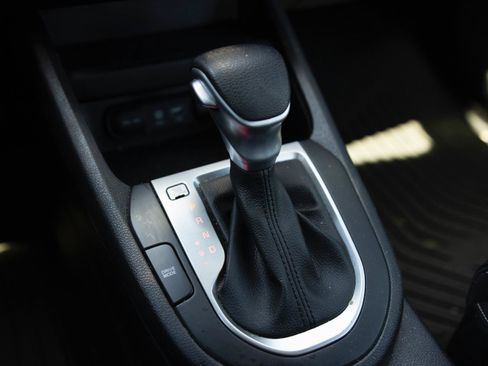 Used 2020 Kia Forte LXS FWD image 10