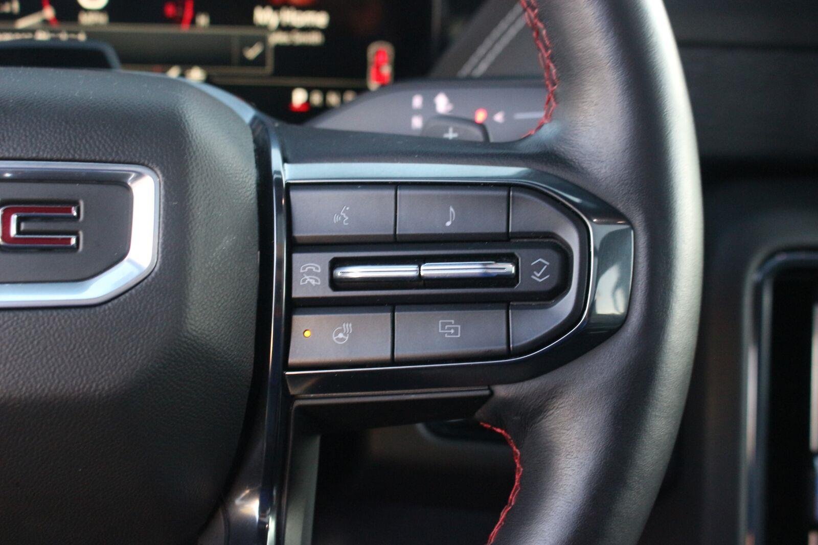 Used 2025 GMC Yukon AT4 Ultimate AWD/4WD image 23