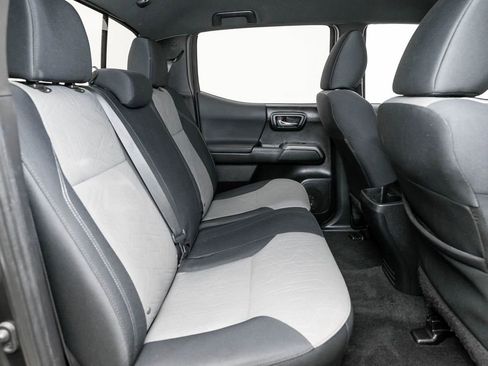 Used 2021 Toyota Tacoma TRD Sport w/ Technology Package image 17