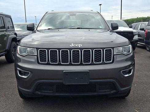 Used 2020 Jeep Grand Cherokee Laredo AWD/4WD image 2