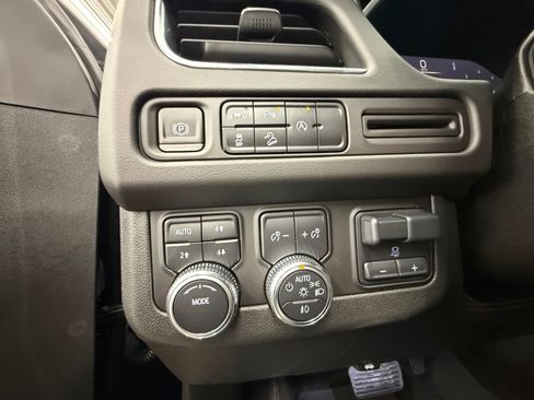 Used 2023 GMC Yukon AT4 w/ Max Trailering Package AWD/4WD image 24