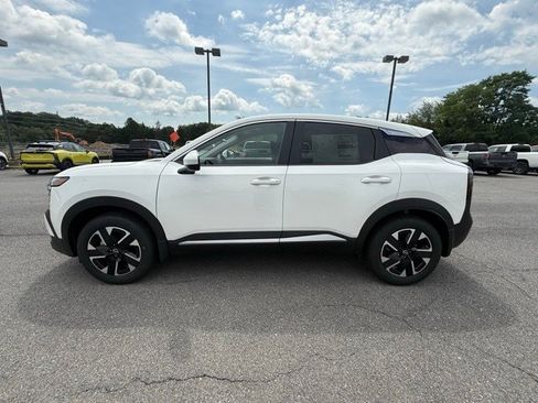 New 2025 Nissan Kicks SV image 8