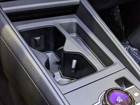 New 2026 Volkswagen Tiguan SE image 19