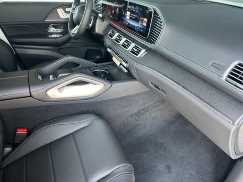 New 2026 Mercedes-Benz GLS 450 4MATIC image 16
