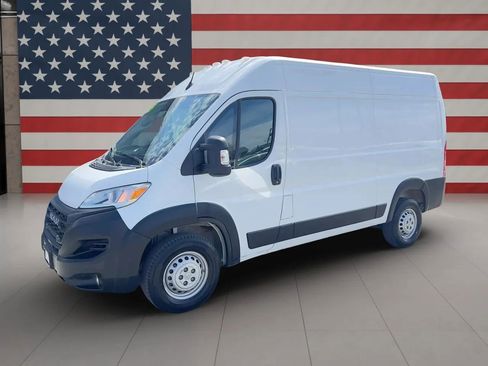 Used 2025 RAM ProMaster 2500 w/ Convenience Group image 7
