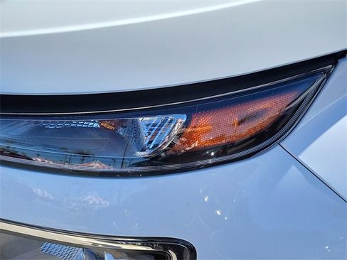 Used 2023 Hyundai Venue SE image 28