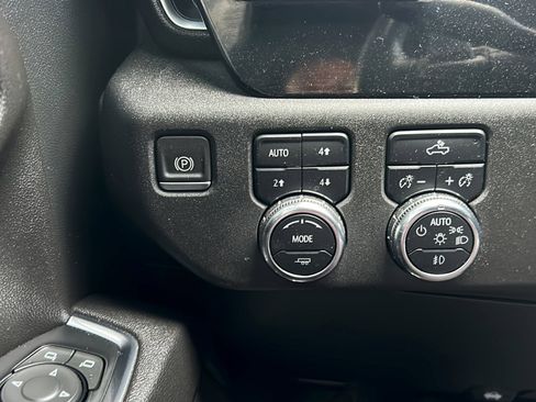 Used 2023 GMC Sierra 1500 Elevation w/ X31 Off-Road Package AWD/4WD image 19